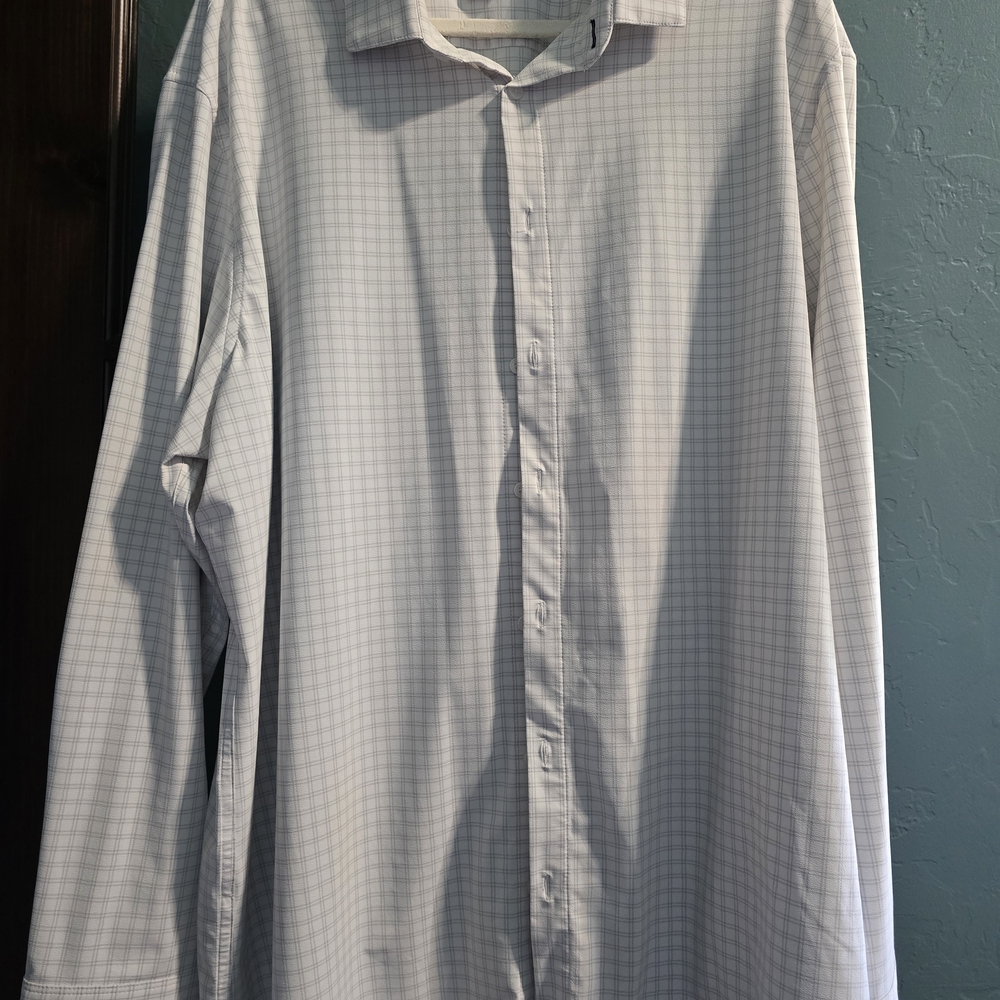 Mizzen+Main Light Gray Checkered Dress Shirt